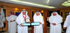 وزير التربية والتعليم يكرم الطالب سعد بن فهد البواردي الفائز بذهبية أولمبياد الكيمياء العربي السابع