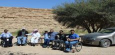 مجموعة من جمعية الاعاقة الحركية للكبار  في رحلة برية وزيارة لمدينة اشيقر