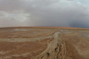 بالتصوير الجوّي والأرضي،، السالم والحمادي يبدعون في توثيق أمطار يوم الجمعة