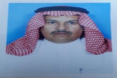 الوجيه محمد الرحيمي يتكفل بتدريب عدد من الشباب في أحد المراكز التدريبية الإعلامية المتخصصة