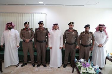 سمو الأمير الدكتور / ممدوح بن سعود آل سعود يعقد اجتماعاً مع مدراء إدارات الدفاع المدني