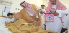 الهلال يستقبل المهنئين بالعيد في المحافظة ويعايد المرضى المنومين في المستشفى